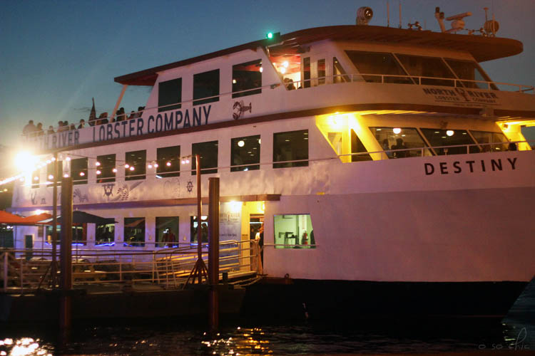 North River Lobster Company Review - Seafood Cruise Pier 81 Dest